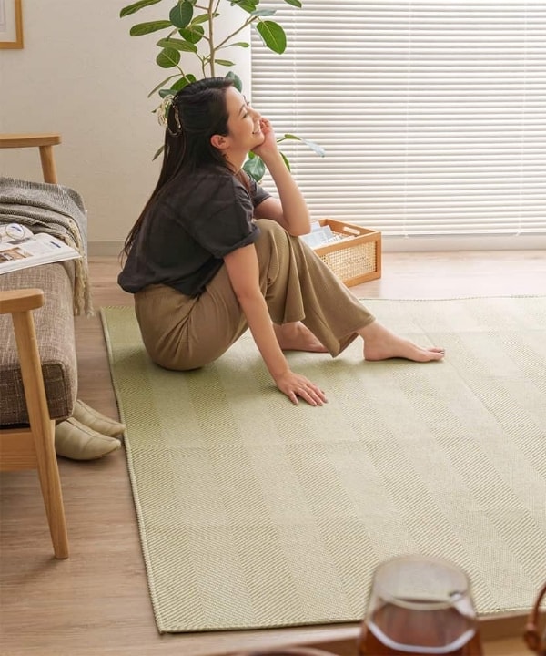 丸洗いできるおしゃれなヘリンボーン柄ラグ＜ボーナ＞