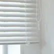 アルミブラインドを見る