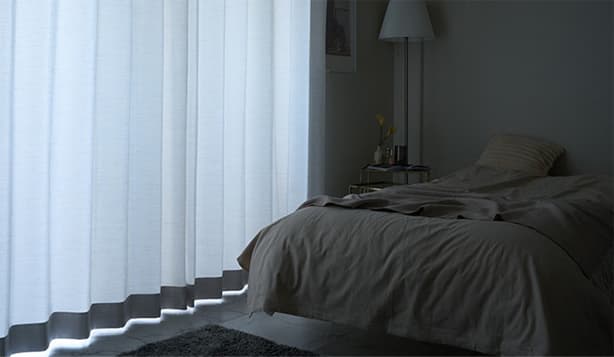 通常（非遮光カーテン）をかけた様子（日中）