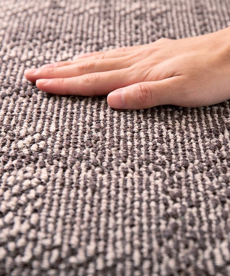 高級感を感じるジャガード風 ウールオーダーカーペット＜ウールスコットマドラス ブラウン＞を見る