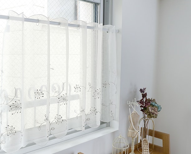 おススメ！窓枠よりも少し短めに