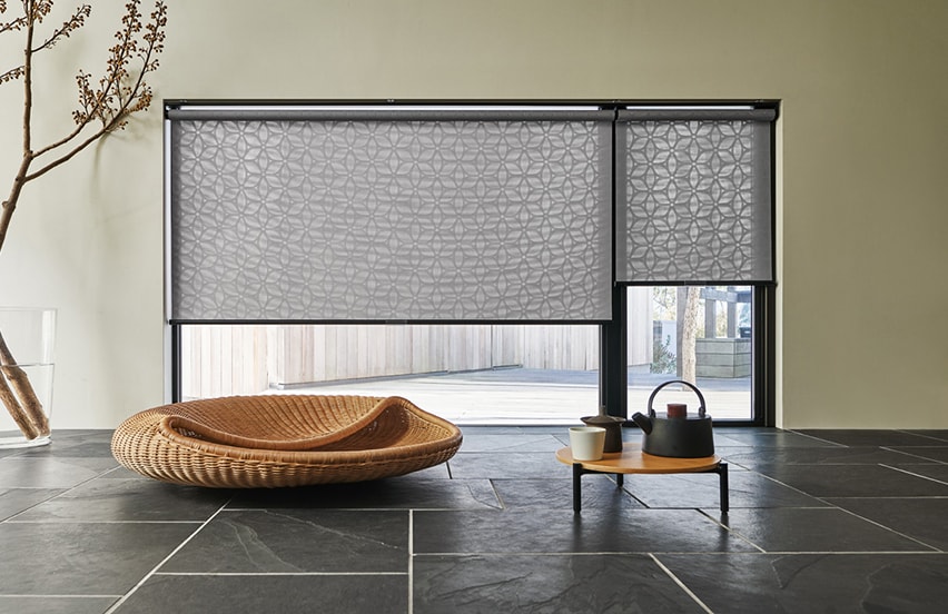 夜、外から見た室内の様子