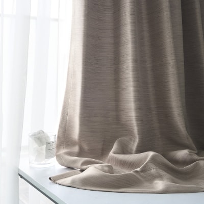 遮光カーテン 美しい艶感と極上のドレープにうっとり、デザイン性と機能性を叶えた遮光カーテン ＜グレートラグジュアリーセット＞を見る