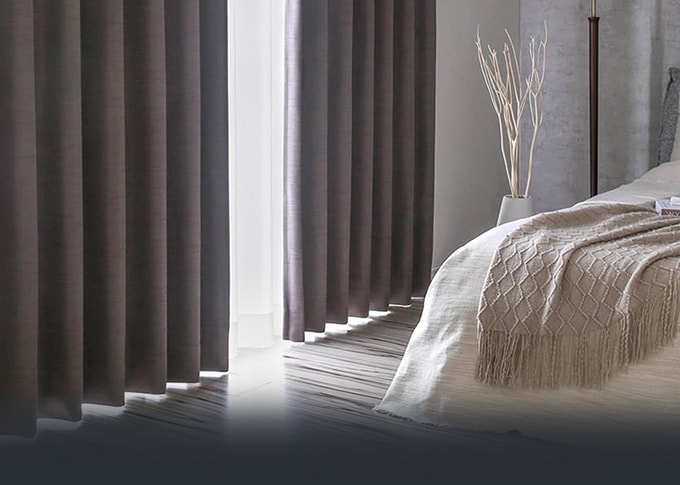 1級遮光カーテンの看板