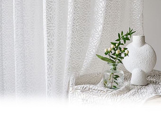 編みレースカーテンの看板