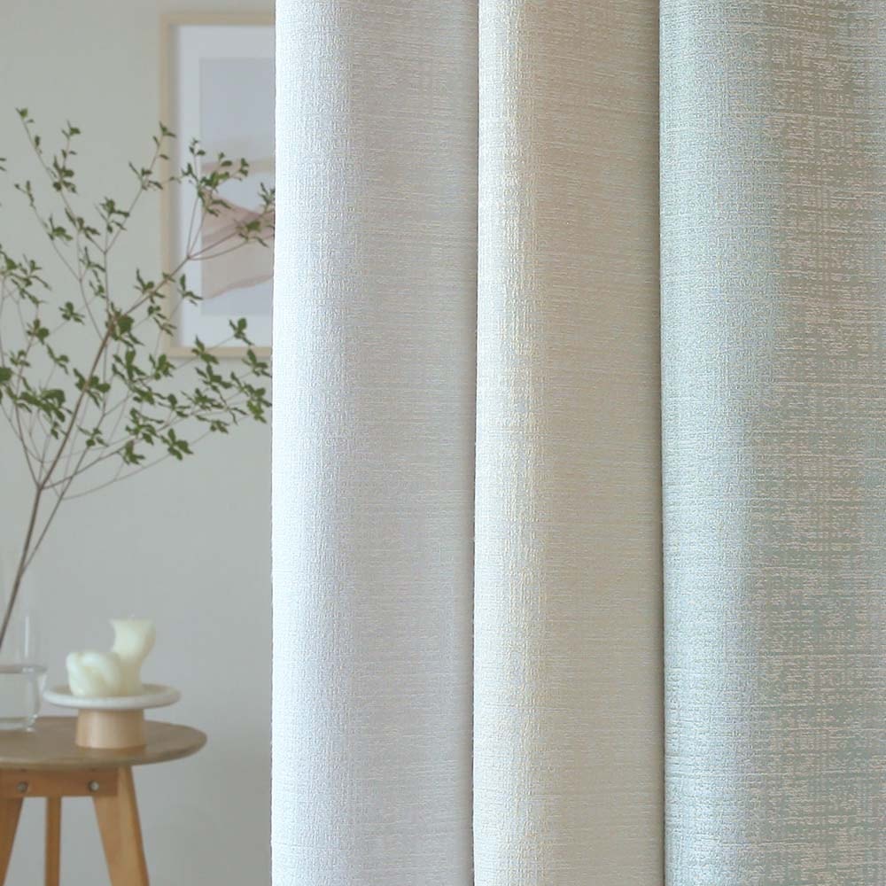 繊細な艶めきが描き出す、ナチュラルな光沢を愉しむカーテン ＜アルタ＞