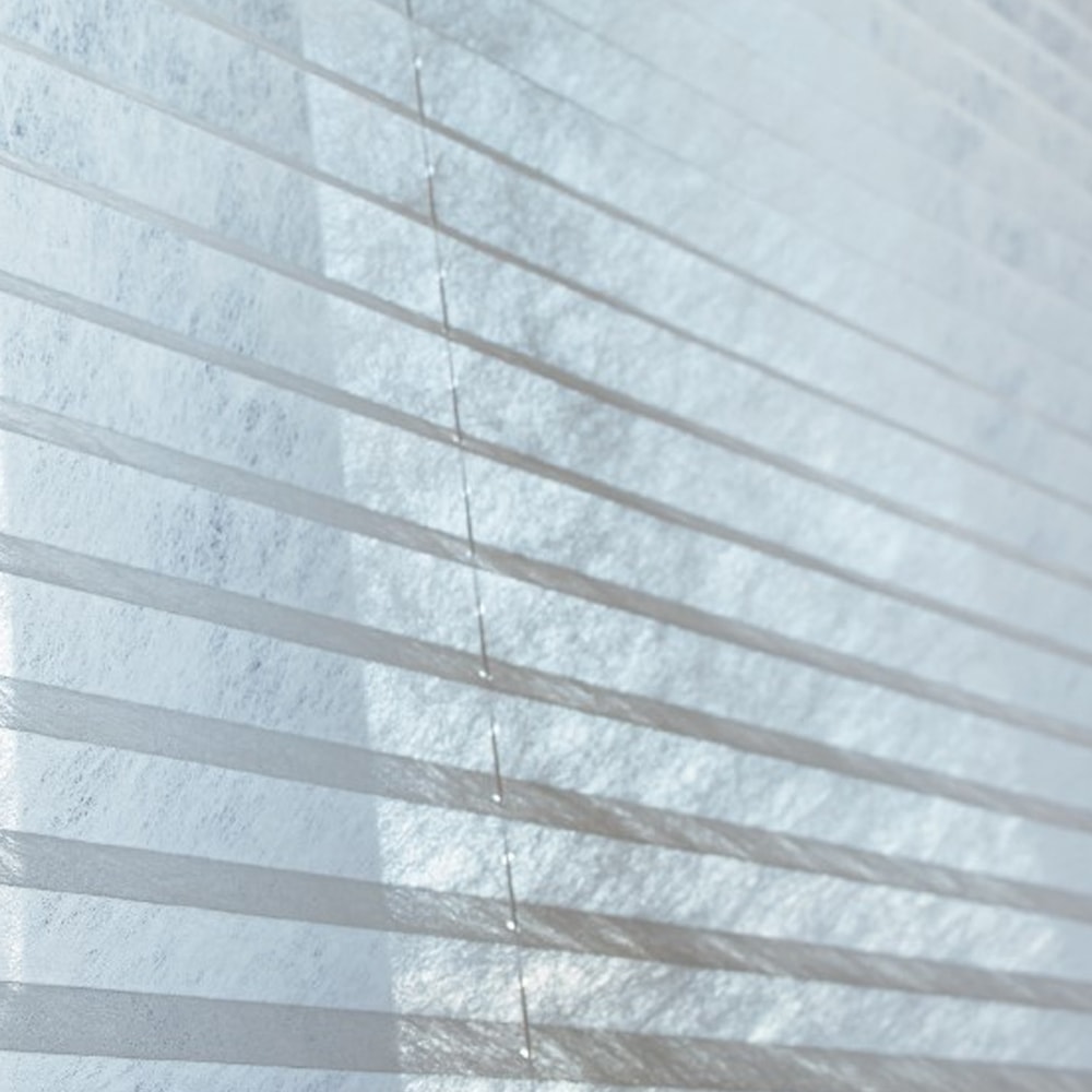 幅つぎのない美しさを楽しむ、 和紙調シアープリーツスクリーン ＜一葉＞