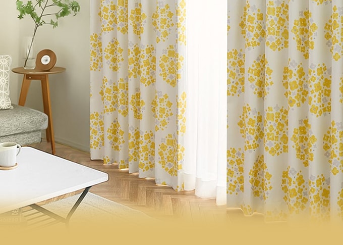 黄色、イエローのカーテンの看板