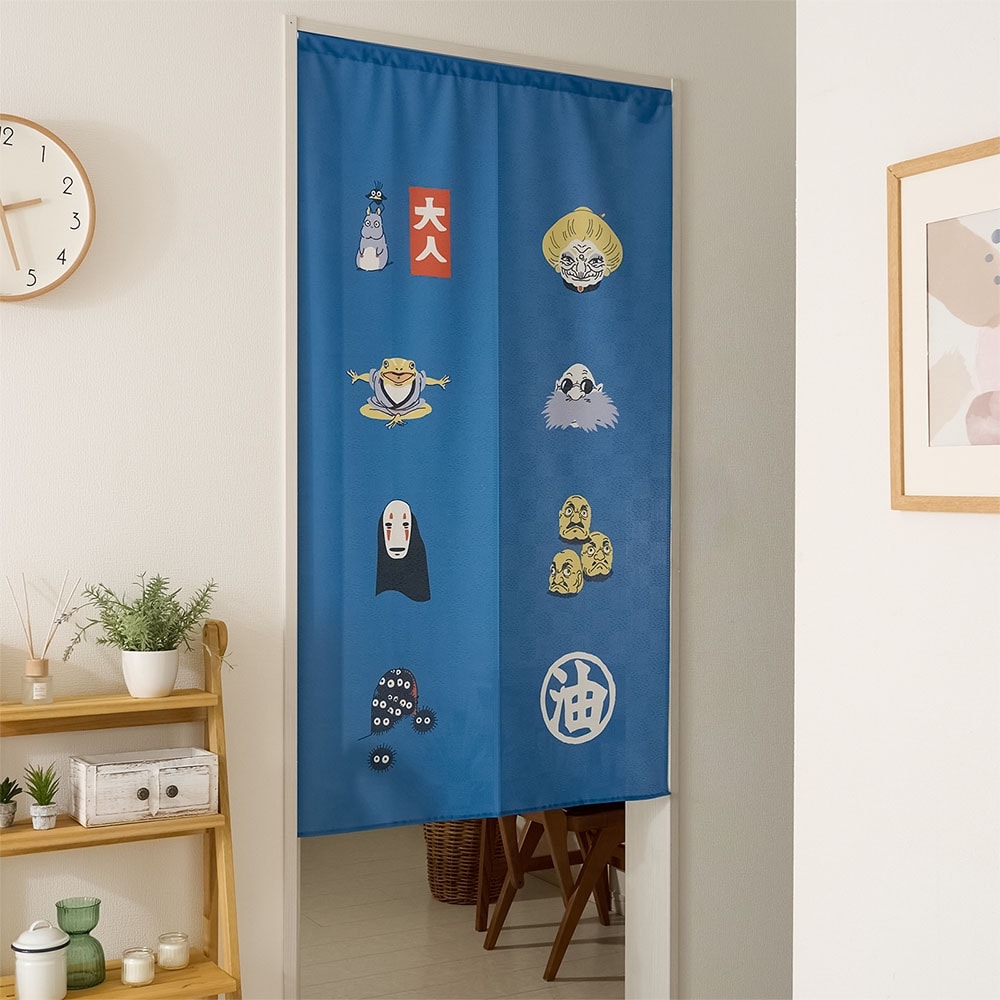 市松模様に湯屋のキャラクターを描いた、遊び心ある一枚＜千と千尋 吉祥＞