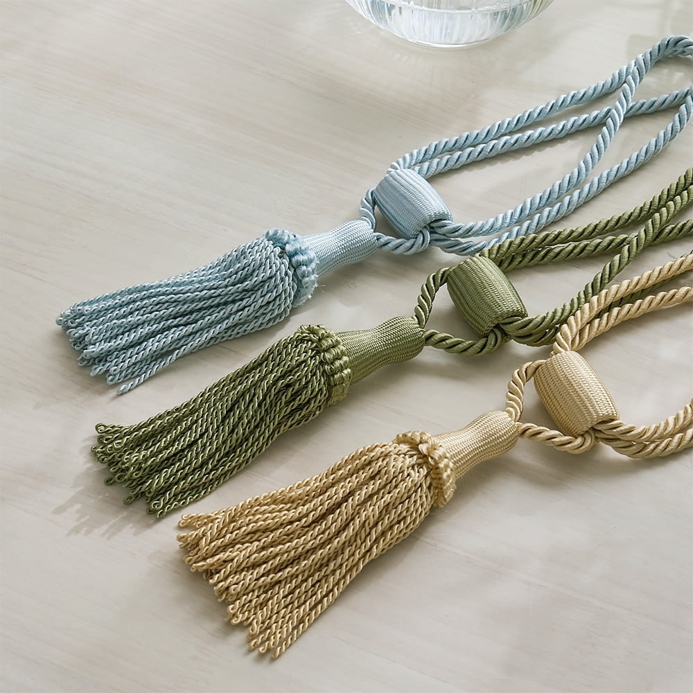 繊細な美がきらめく、フェミニンタッセル＜シュクレ＞