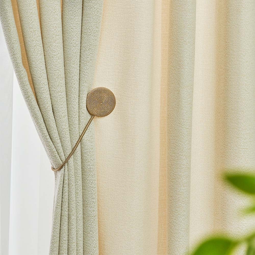 気取らないけれどセンスが光る、マグネットタッセル＜ガレット＞