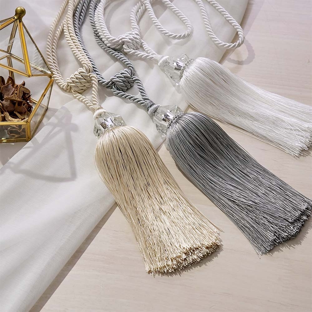 まるでホテルの一室のような上質な空気をまとうタッセル＜ブリエ＞