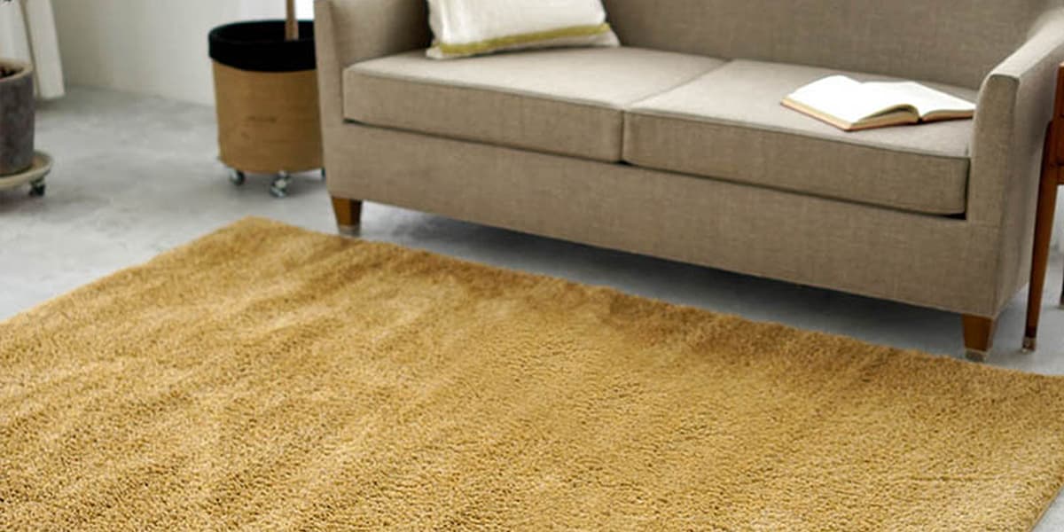 ウサギに触れたようなモフモフ感が心地良いふんわりラグ＜ラヴィ・フレーテ＞