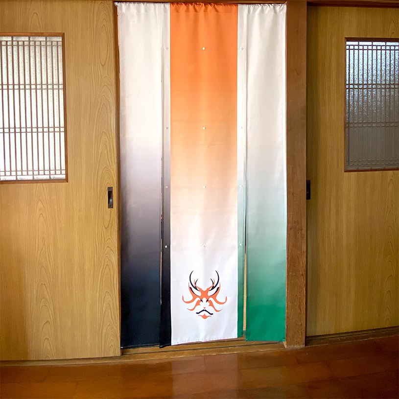 のれん ウォッシャブル ボタンで簡単調節♪好きな高さに変えられる高さ調節のれん ＜歌舞伎＞