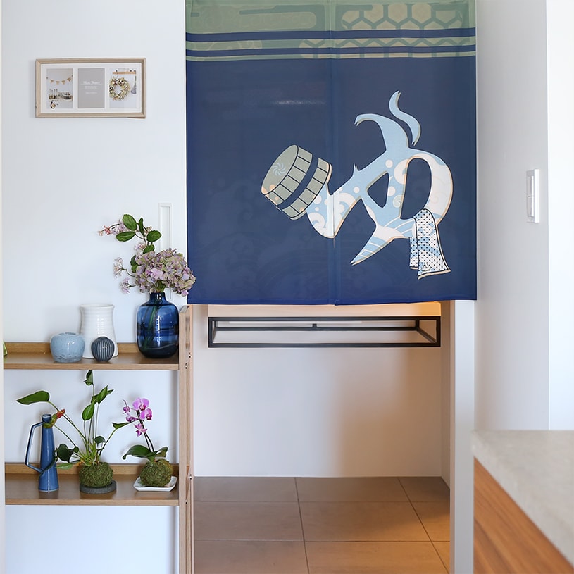 のれん ウォッシャブル  表と裏で違う柄を見せてくれる、Wプリント加工のこだわりのれん ＜湯のれん弐＞