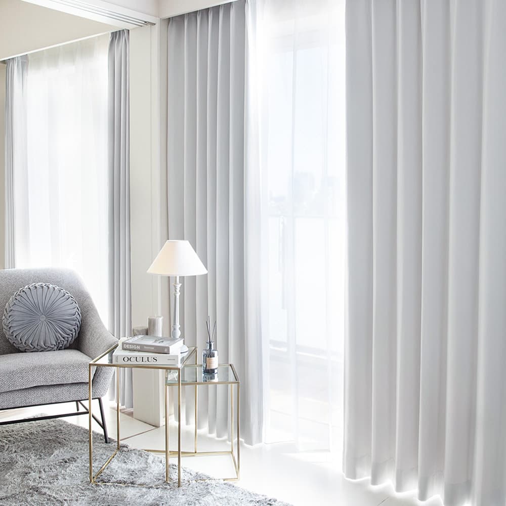 遮光カーテン コスパ最高！おしゃれな女性の一人暮らしにピッタリ1級遮光グレー＆ホワイト無地カーテン ＜クラッシー＞