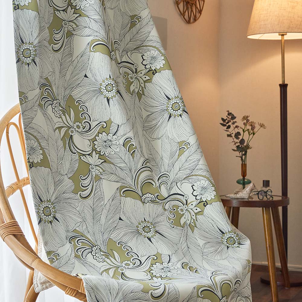 完全遮光カーテン 「好き」と「心地よさ」を叶える当店オリジナル。大人インテリアをお洒落に彩る、70年代フラワー柄のレトロカーテン ＜バザール カーキベージュ＞