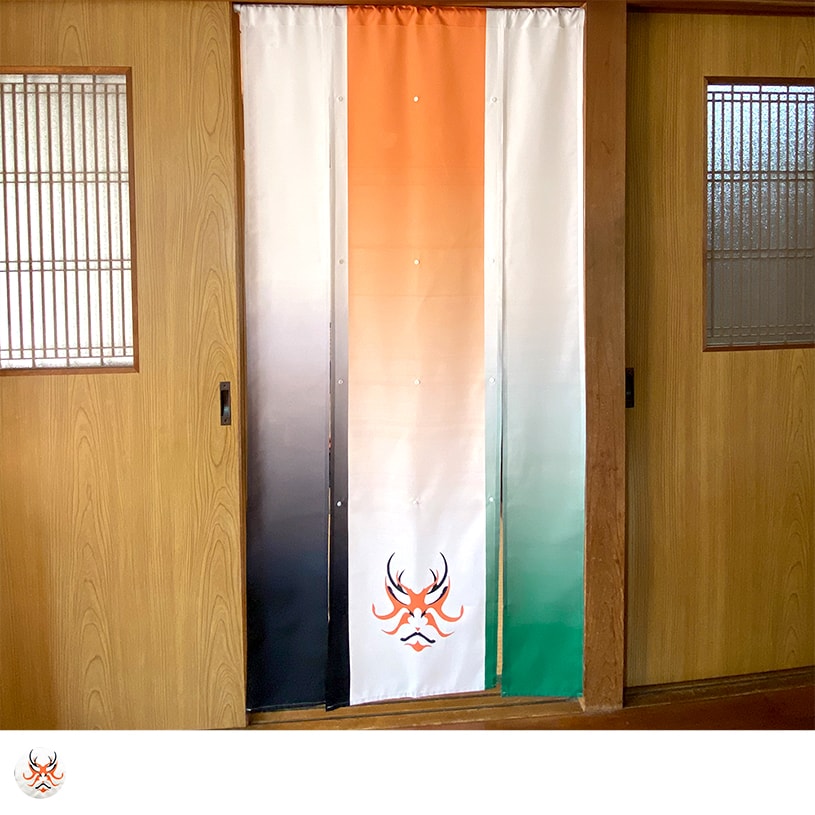 のれん ウォッシャブル ボタンで簡単調節♪好きな高さに変えられる高さ調節のれん ＜歌舞伎＞