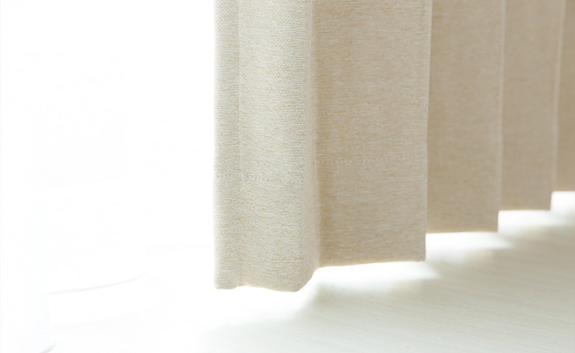 オーダーカーテンならではの丁寧な縫製 裾ウェイト