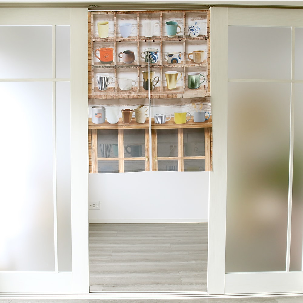 のれん ウォッシャブル ボタンで簡単調節♪好きな高さに変えられる高さ調節のれん ＜カップシェルフ＞03