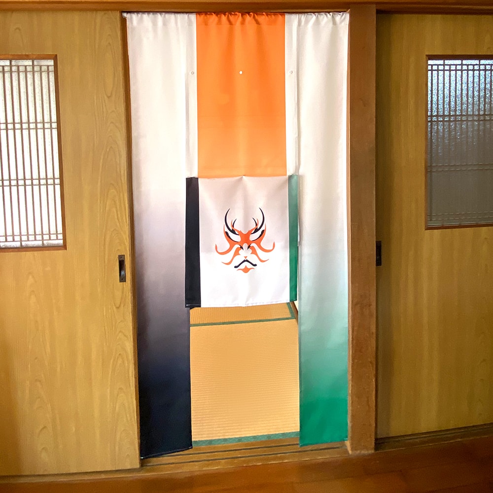 のれん ウォッシャブル ボタンで簡単調節♪好きな高さに変えられる高さ調節のれん ＜歌舞伎＞03