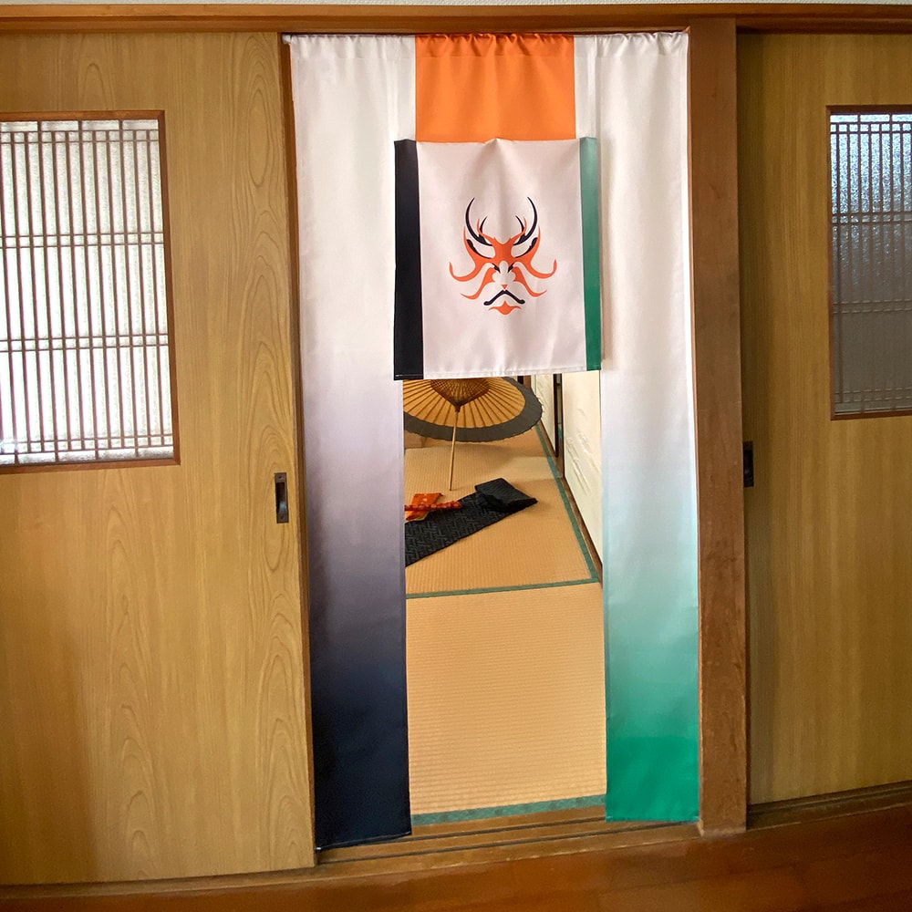 のれん ウォッシャブル ボタンで簡単調節♪好きな高さに変えられる高さ調節のれん ＜歌舞伎＞04