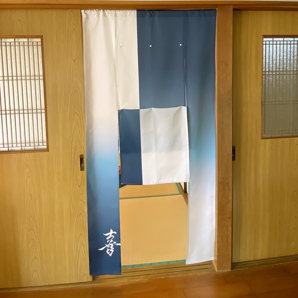 のれん ウォッシャブル ボタンで簡単調節♪好きな高さに変えられる高さ調節のれん ＜グラデーション＞03