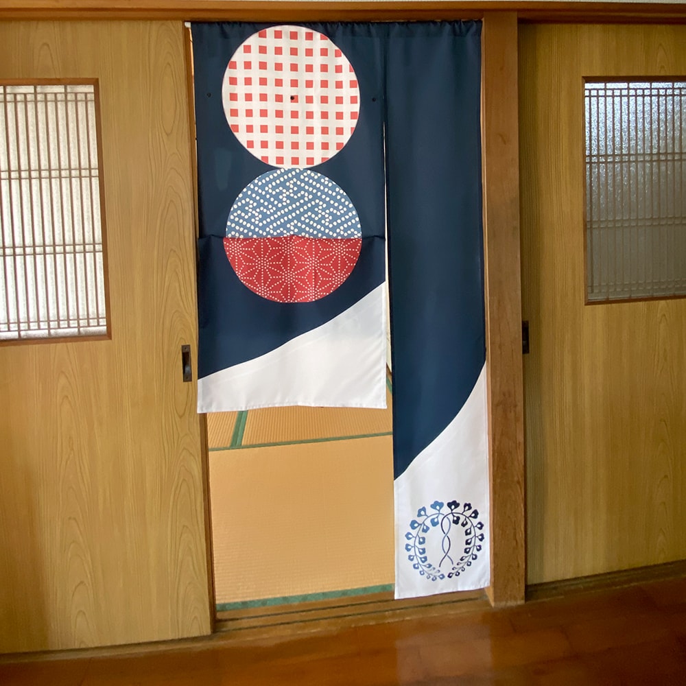 のれん ウォッシャブル ボタンで簡単調節♪好きな高さに変えられる高さ調節のれん ＜ファンシー＞03