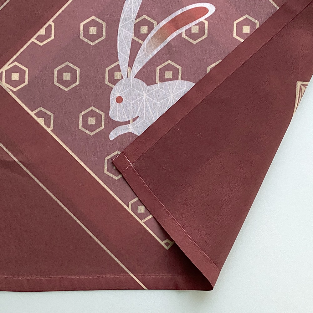 のれん ウォッシャブル  表と裏で違う柄を見せてくれる、Wプリント加工のこだわりのれん ＜七福うさぎ レッド ＞05