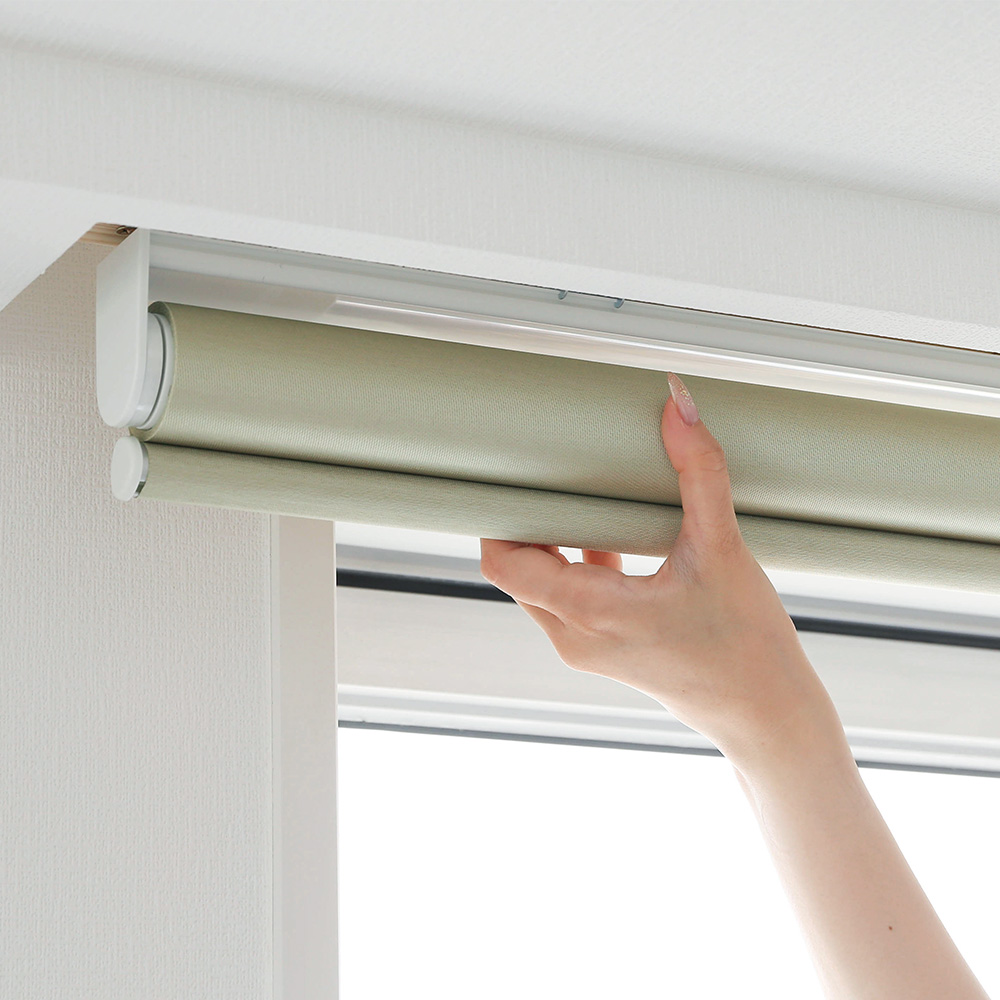 取り付けに困らない、簡単にはめ込むロールスクリーン