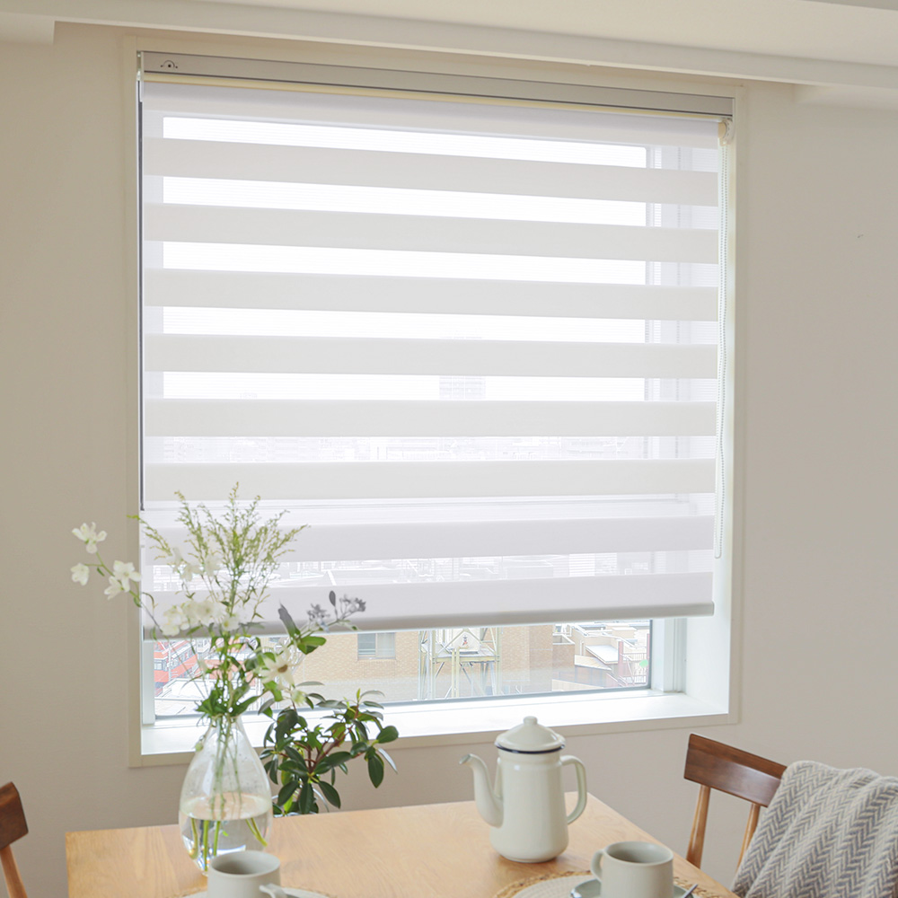 つっぱり調光ロールスクリーン ホワイトピュア 商品画像01