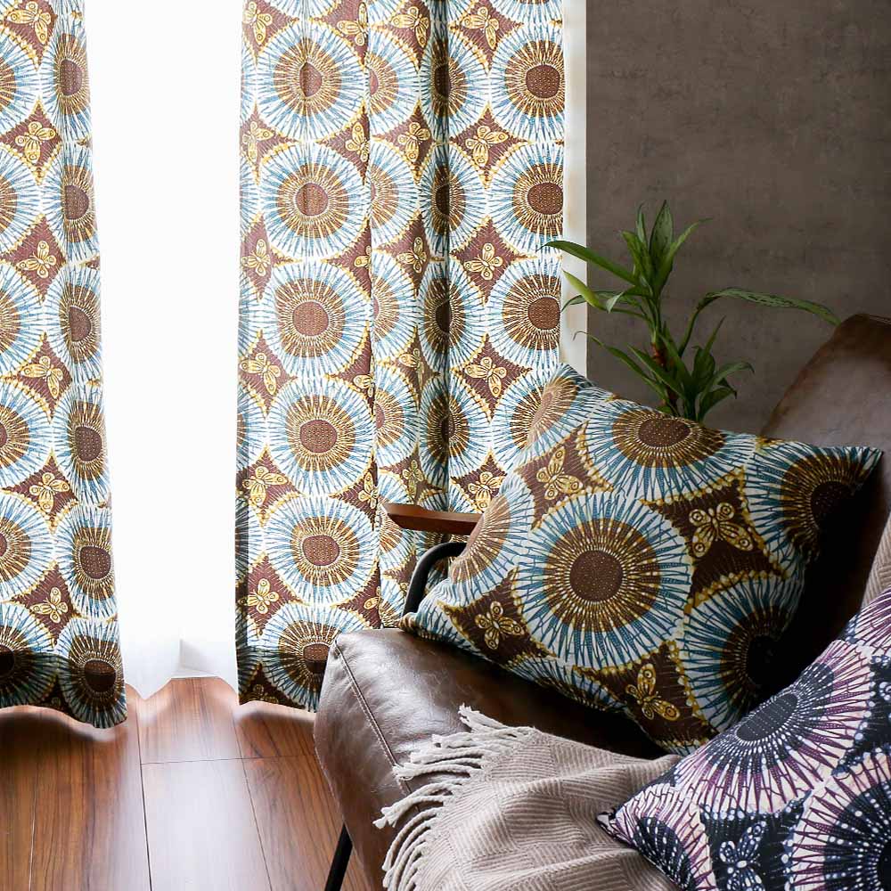 アフリカン クッションカバー カーテンとお揃いコーデが出来る！アフリカンバティック柄 ＜キングプロテア　クッションカバー＞