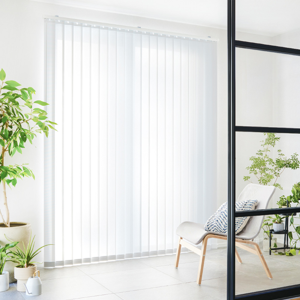 さりげない織り糸デザインがおしゃれな<br>
高機能バーチカルブラインド